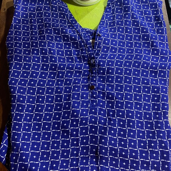 Liz Clairborne silky tank top blouse - Picture 3 of 6